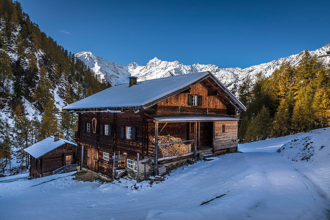 Old mountain hut on the Oberstalleralm in the Arntal, Innervillgraten, Villgratental, East Tyrol, Tyrol, Austria