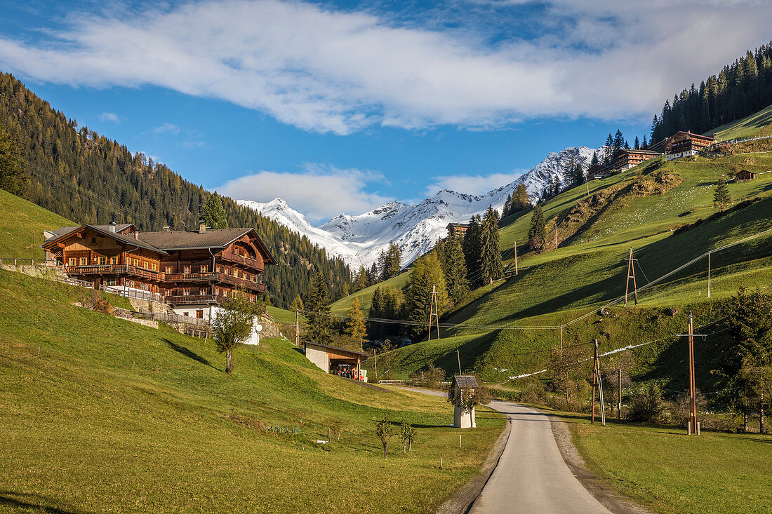 Alte Bergbauernhöfe im hinteren Villgratental, Innervillgraten, Osttirol, Tirol, Österreich