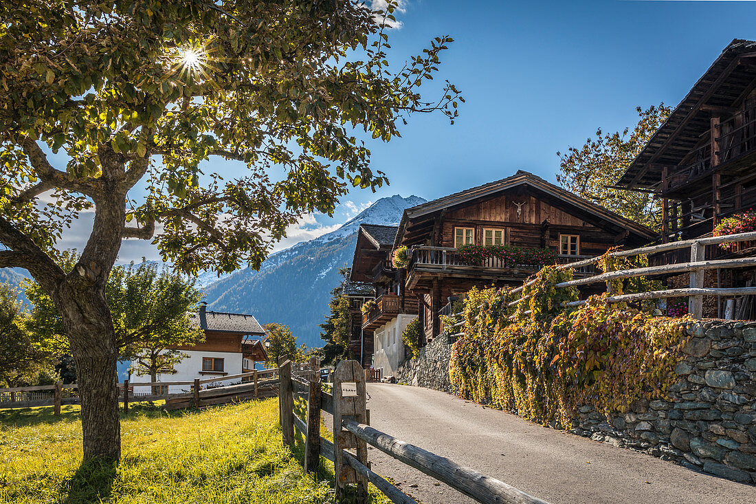 Dorfzentrum von Obermauern, Virgental, Osttirol, Tirol, Österreich