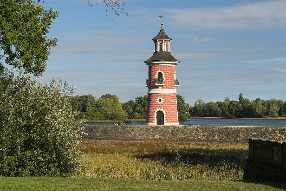 Leuchtturm beim Schloss Moritzburg, Sachsen, Deutschland