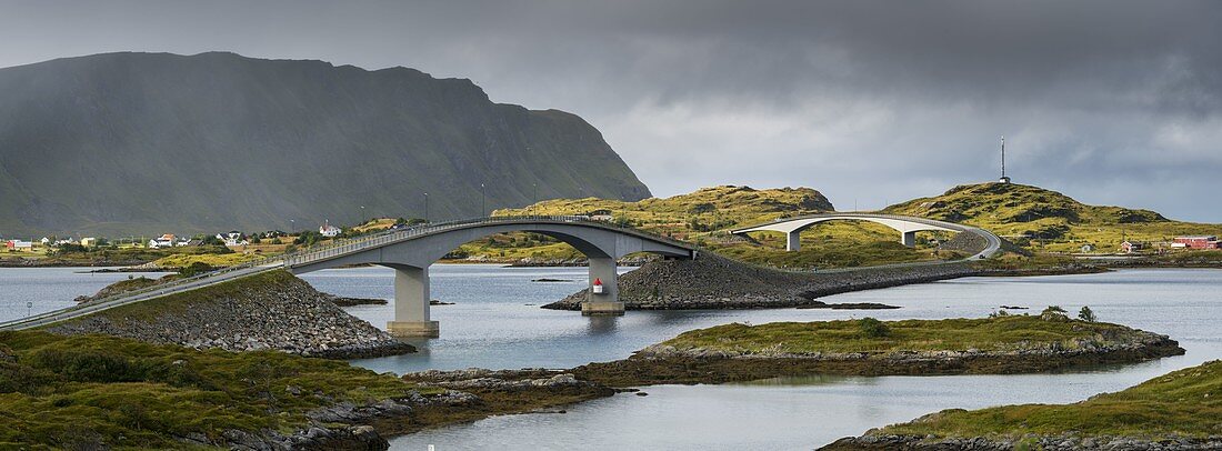 Brücke bei Fredvang, Moskenesoya, Lofoten, Nordland, Norwegen