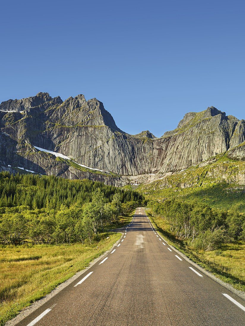 Stjerntinden, road to Nusfjord, Flakstadoya, Lofoten, Nordland, Norway