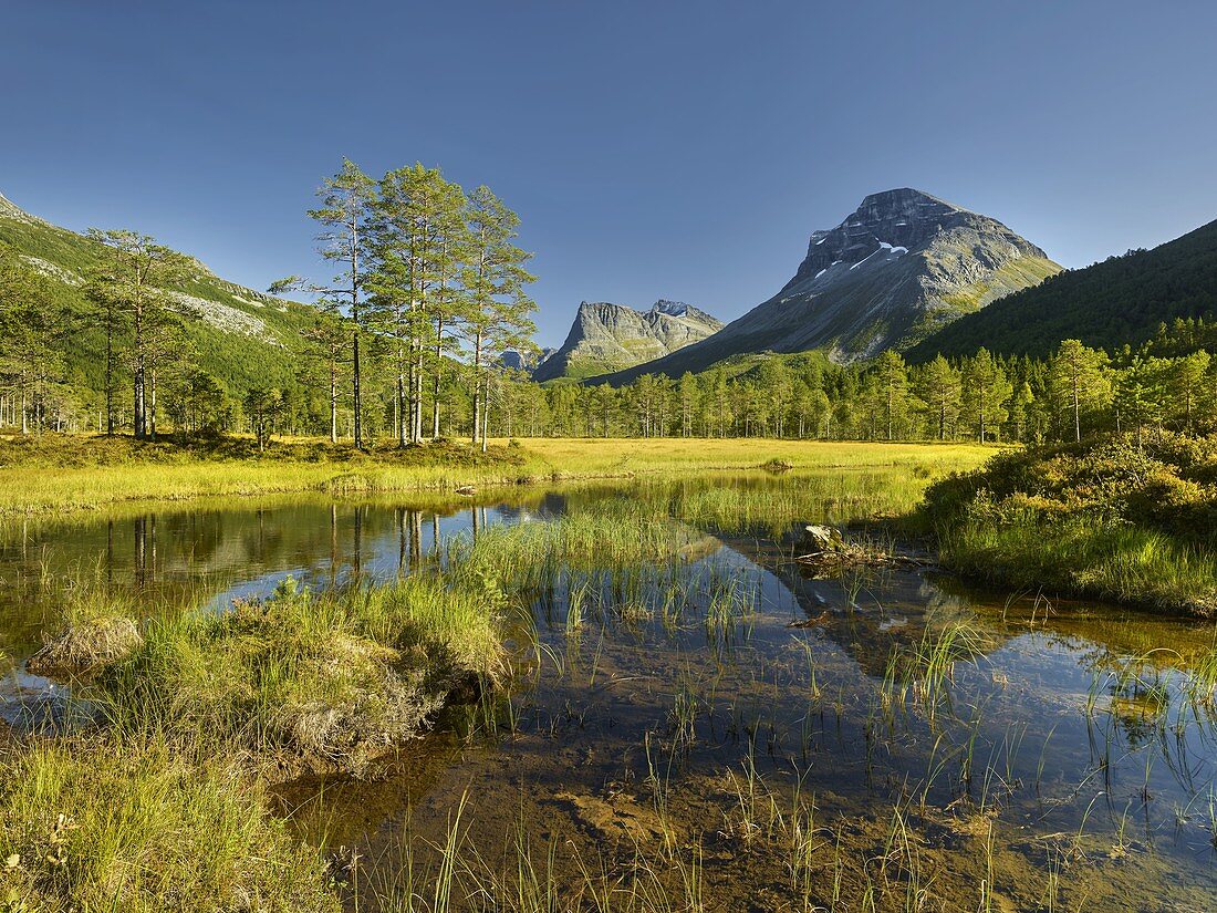 Innerdalstarnet, Skarfjellet, Innerdalen, More og Romsdal, Norway