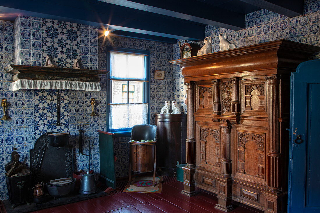 Epoch style room in the Cultuur Historisch Museum Sorgdrager, Hollum, Ameland, West Frisian Islands, Friesland, Netherlands, Europe