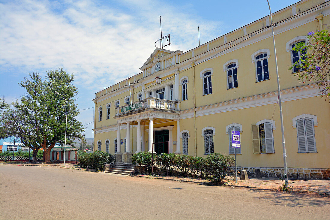 Angola; Provinz Huila; Lubango; historisches Bahnhofsgebäude; 1905 erbaut; beherbergt jetzt den Eisenbahn Club
