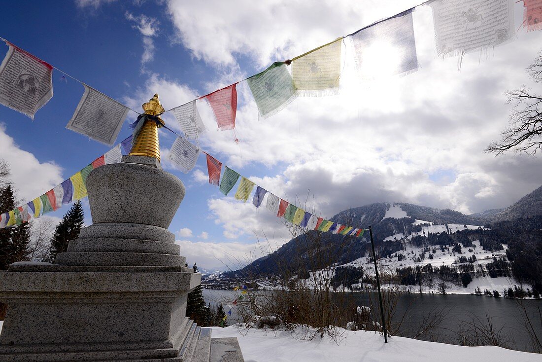 Buddhistisches Zentrum über dem Alpsee bei Immenstadt, Allgäu, Schwaben, Bayern, Deutschland