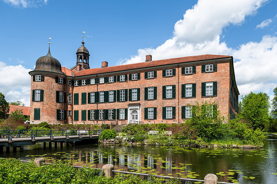 Blick auf das Schloss in Eutin, Naturpark Holsteinische Schweiz, Ostholstein, Schleswig-Holstein, Deutschland