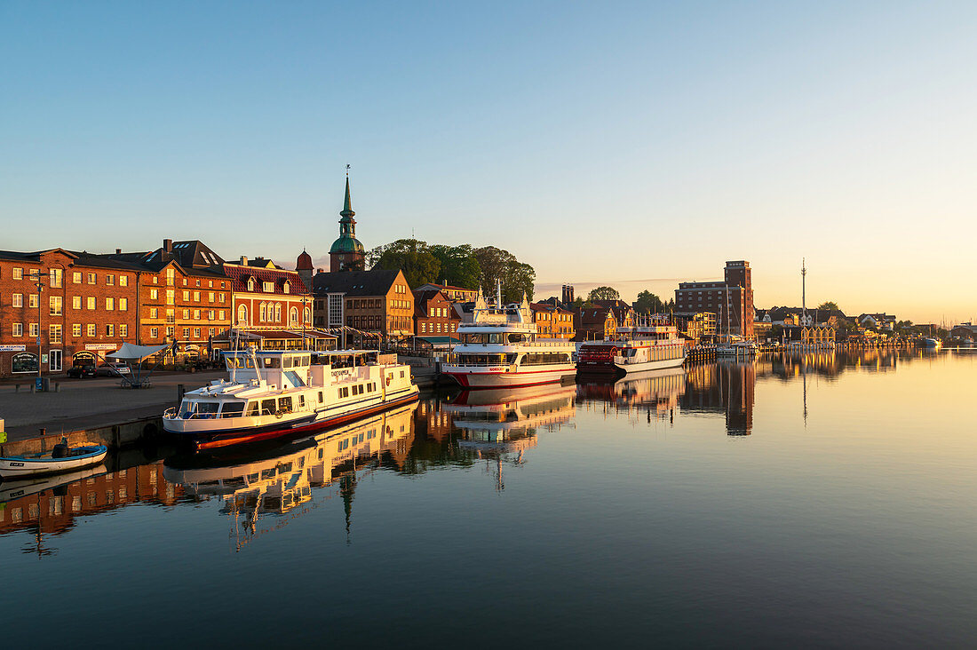 Blick auf Kappeln im Morgenlicht, Kappeln, Schlei, Angeln, Schleswig-Holstein, Deutschland