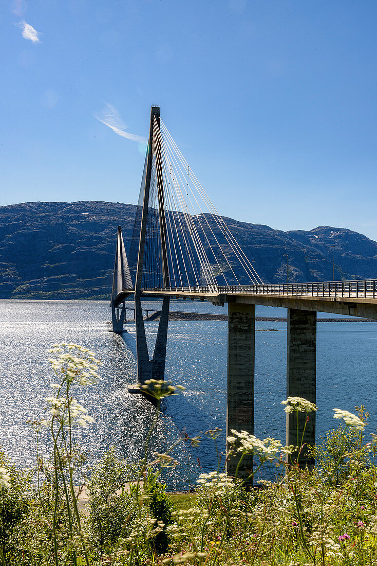 Brücke bei Sandnessjöen, Norwegen