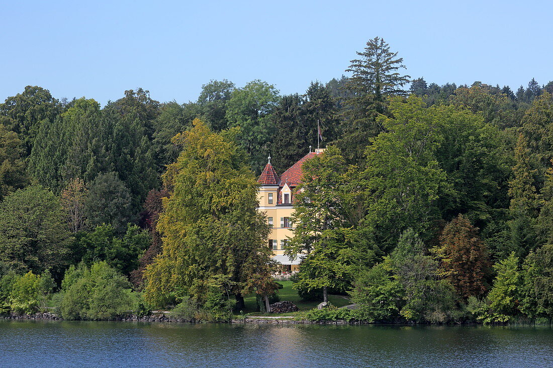 Schloss Garatshausen der Familie Thurn und Taxis, Feldafing, Starnberger See, 5-Seen-Land, Oberbayern, Bayern, Deutschland