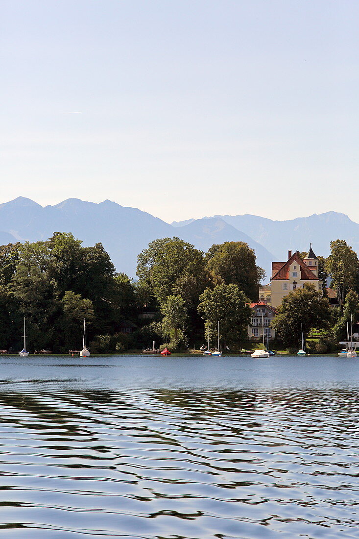 Blick auf Seeshaupt und die Alpenkette, Starnberger See, 5-Seen-Land, Oberbayern, Bayern, Deutschland
