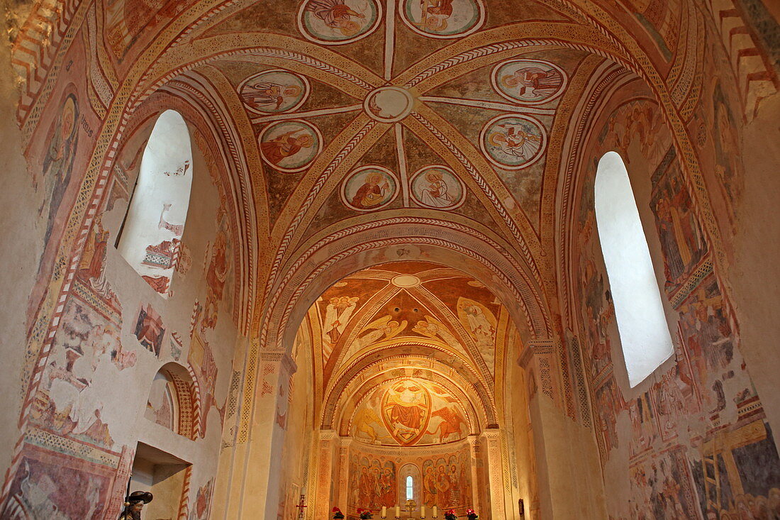 Romanische St. Jakobus-Kirche, Urschalling, Chiemgau, Oberbayern, Bayern, Deutschland