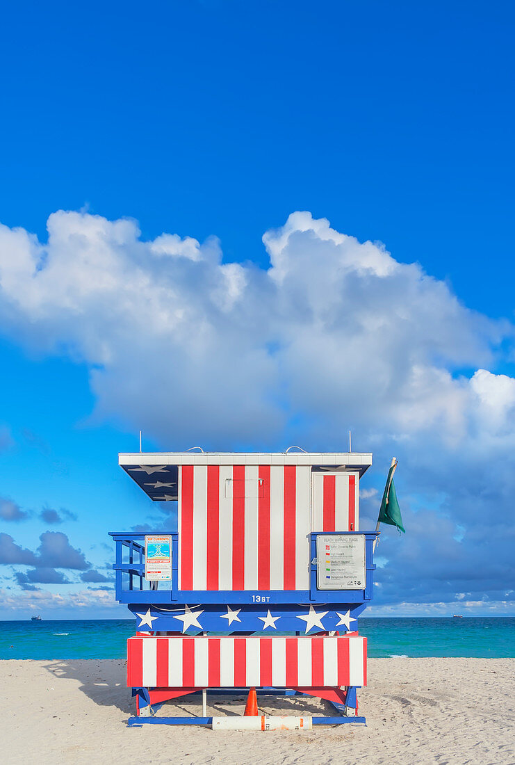 Art Deco Lifeguard hut on South Beach, Ocean Drive, Miami Beach, Miami, Florida, USA