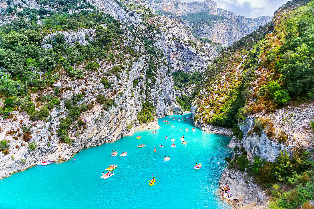 Lake of Sainte-Croix, Gorges du Verdon, Alpes-de-Haute Provence, Provence, France, Europe