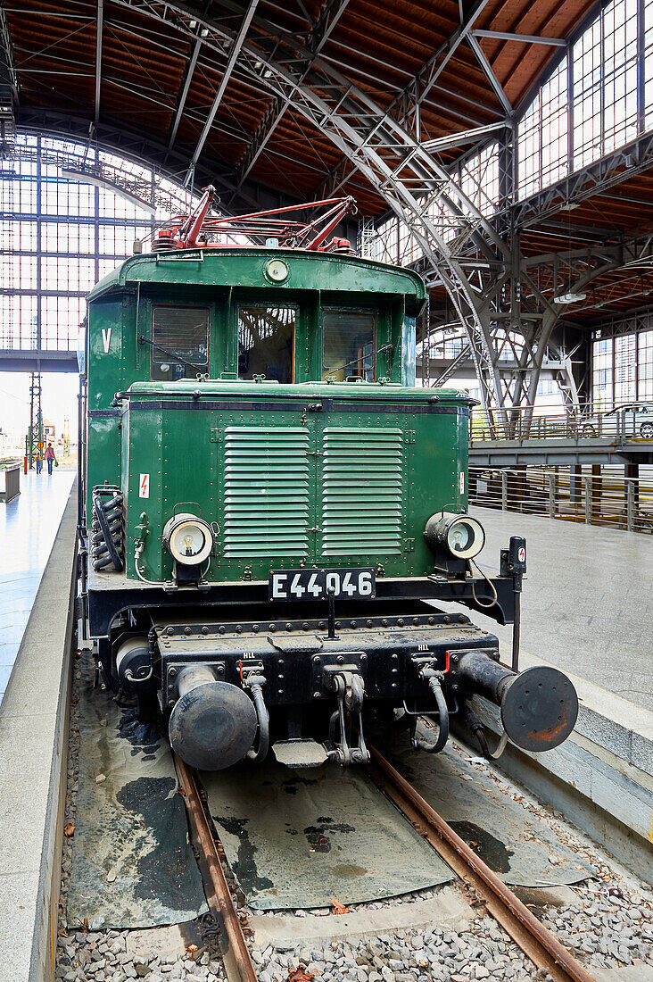 Historische Lokomotiven auf dem Hauptbahnhof Leipzig, Sachsen, Deutschland