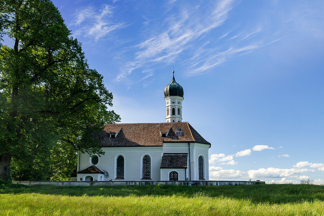 St. Andreas bei Etting an einem sonnigen Sommernachmittag, Etting, Polling, Oberbayern, Bayern, Deutschland