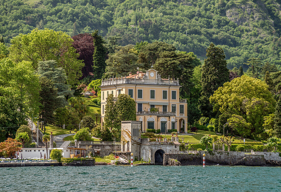 Aussicht auf die Villa Margherita in Cadenabbia am Comer See, Lombardei, Italien 