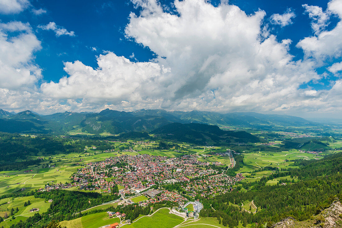Panorama vom Schattenberg, 1692m, auf Oberstdorf, Allgäu, Bayern, Deutschland, Europa