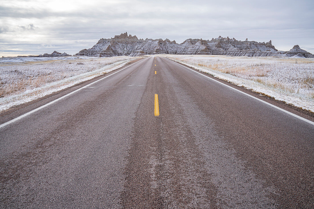 The road to the Badlands, Badlands National Park, South Dakota, United States of America, North America
