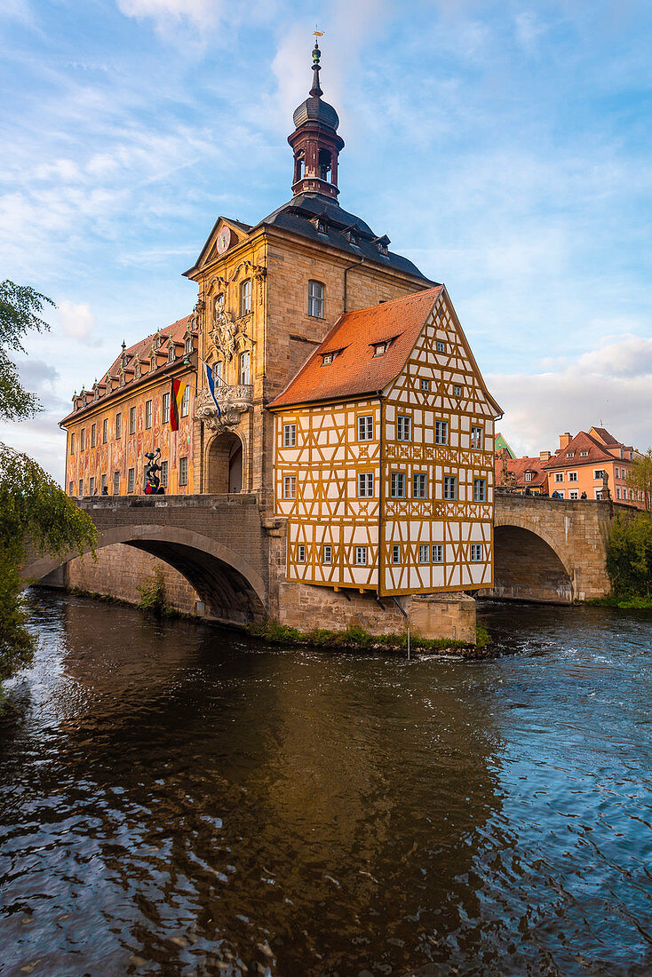 Germany, Bavaria, Bamberg, Old town hall at River Bamberg