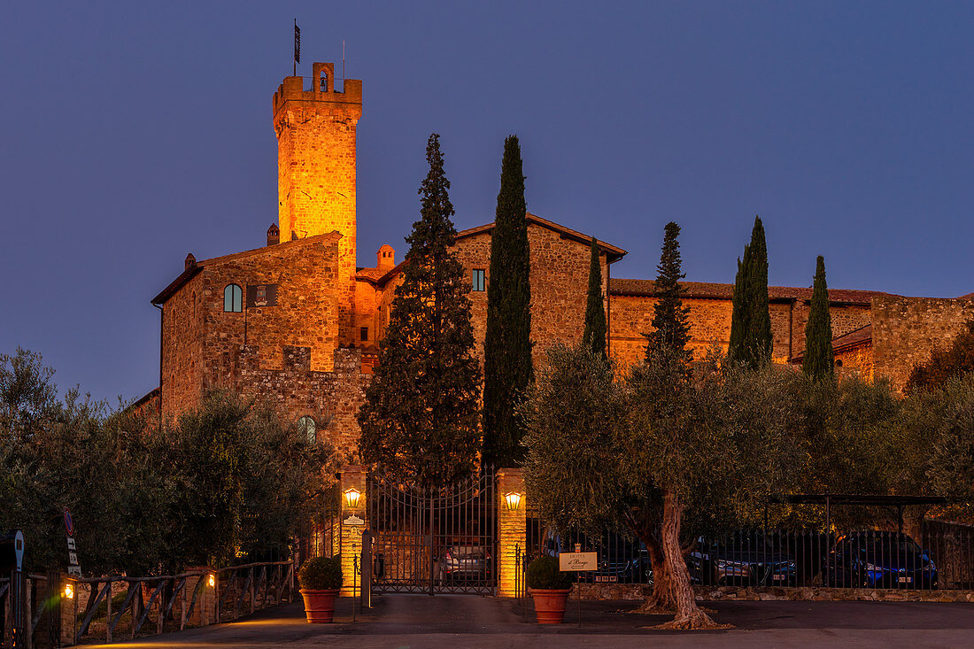 Castello Banfi am frühen Morgen, Provinz Grosseto, Toskana, Italien