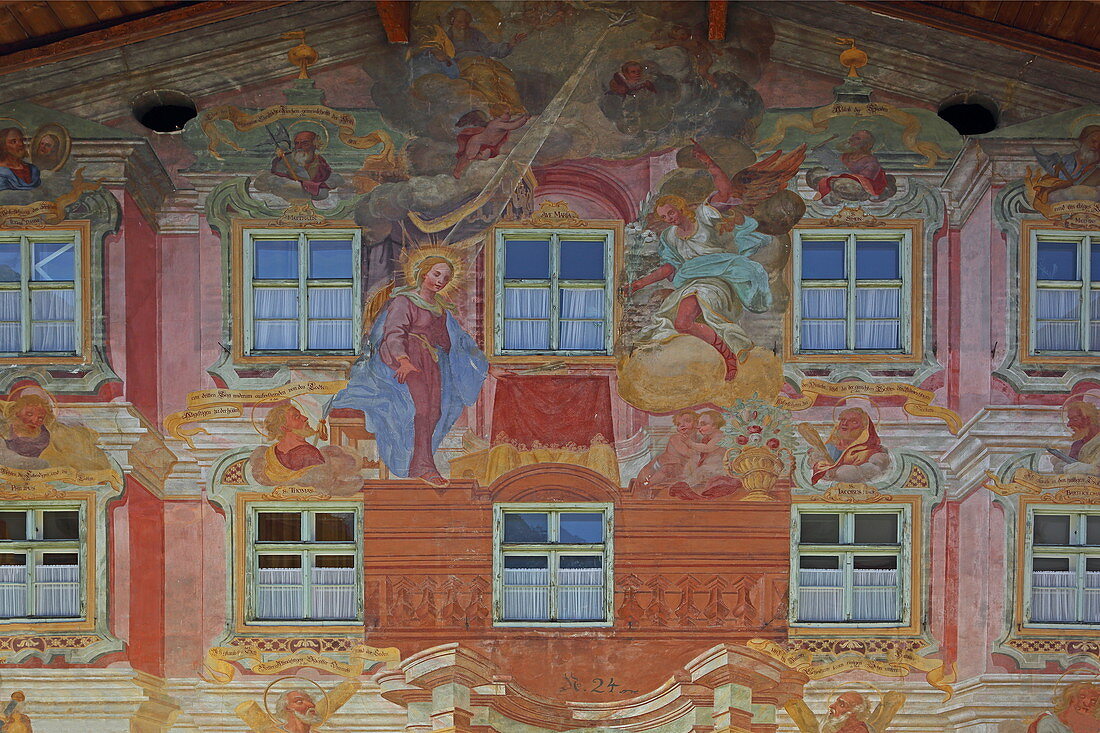 Lüftlmalerei on the facade of a historic property on Obermarkt, old town, Mittenwald, Upper Bavaria, Bavaria, Germany