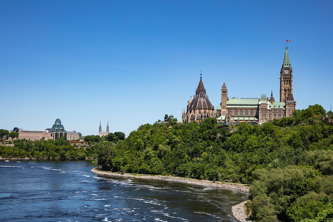 Fluss Ottawa River und Parlamentsgebäude, Ottawa, Ontario, Kanada, Nordamerika