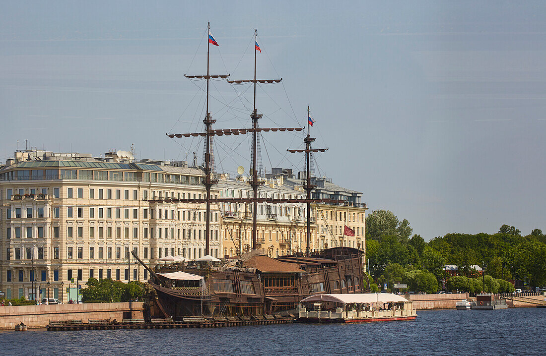 frigate<Grace> on Petrovskaja nab. in St. Petersburg, Neva, Russia, Europe