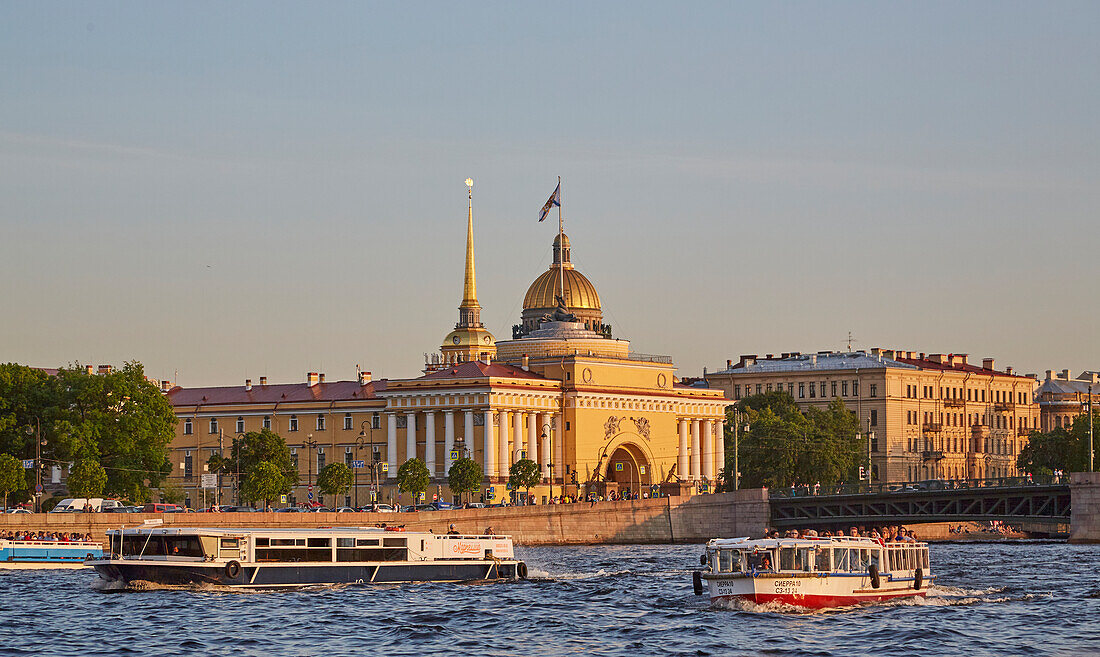 St. Petersburg, Admiralität und St. Isaaks Kathedrale, Historisches Zentrum, Newa, Russland, Europa