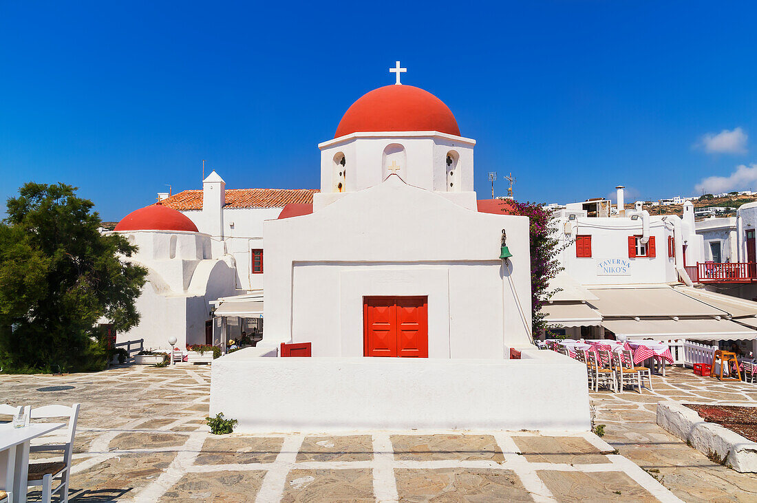 Greek orthodox chapel, Mykonos Town, Mykonos, Cyclades Islands, Greece