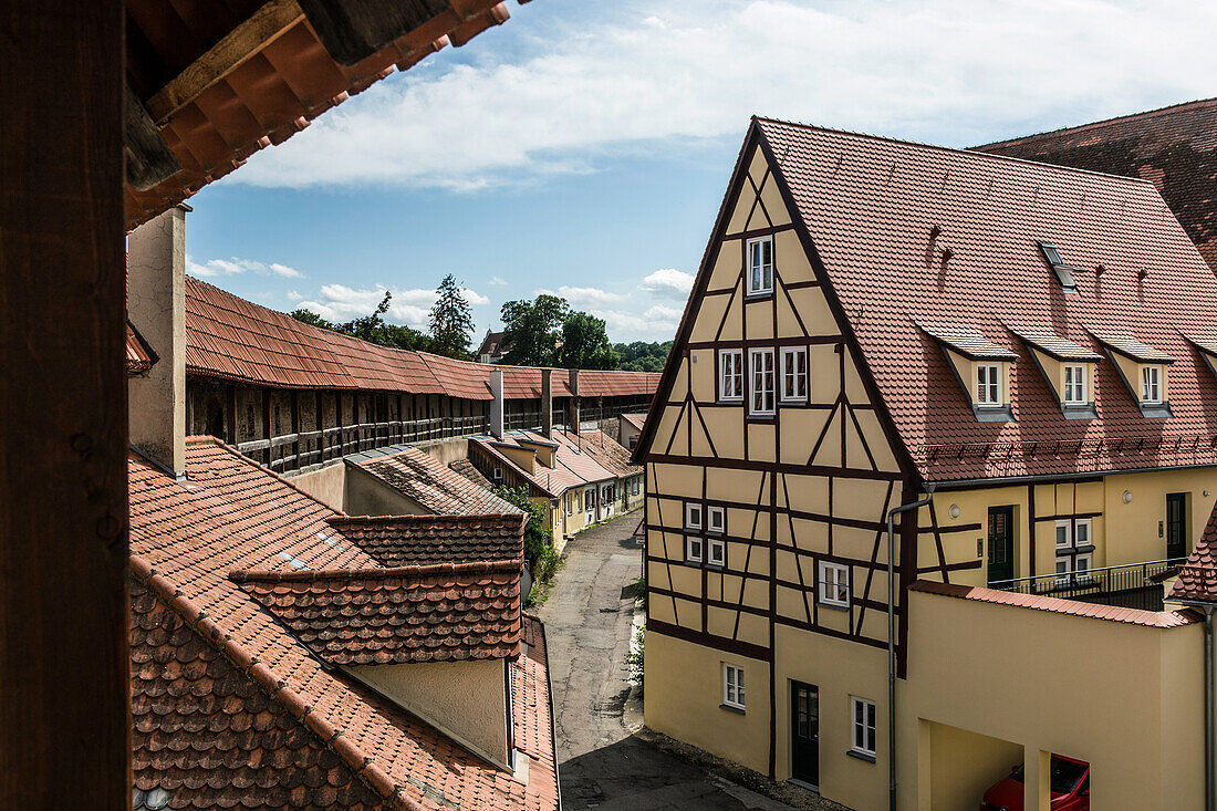 Stadtmauer und Altstadt von Nördlingen, Bayern, Deutschland