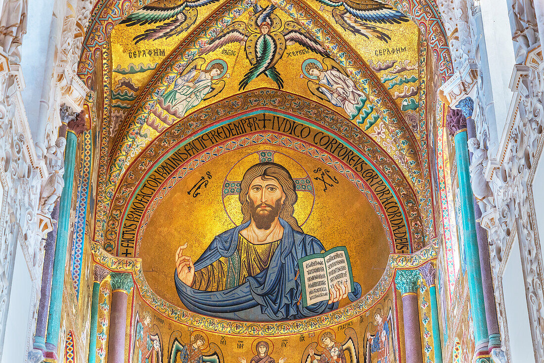 Christus Pantokrator befindet sich in der Kathedrale San Salvatore, Cefalu, Sizilien, Italien