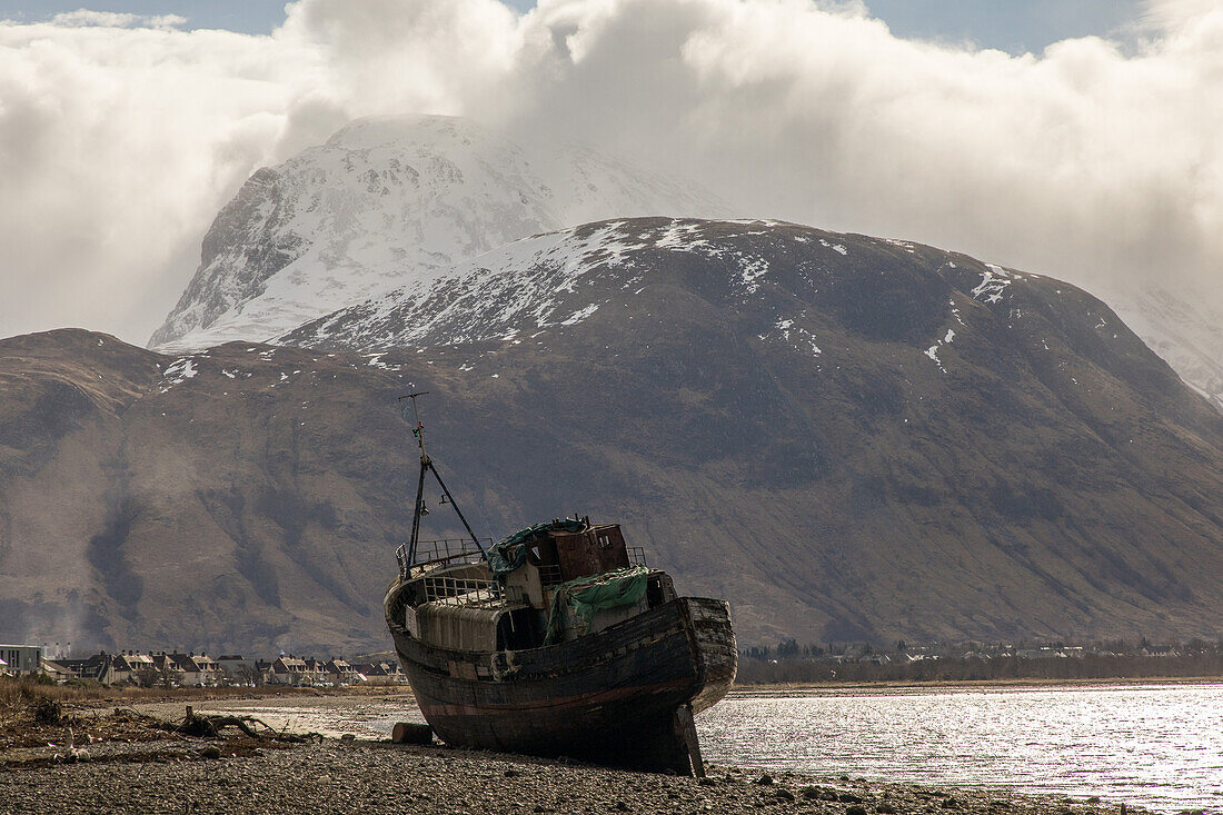 Landed shipwreck, Old Boat of Caol, Loch Eil, Ben Nevis, Scotland, UK