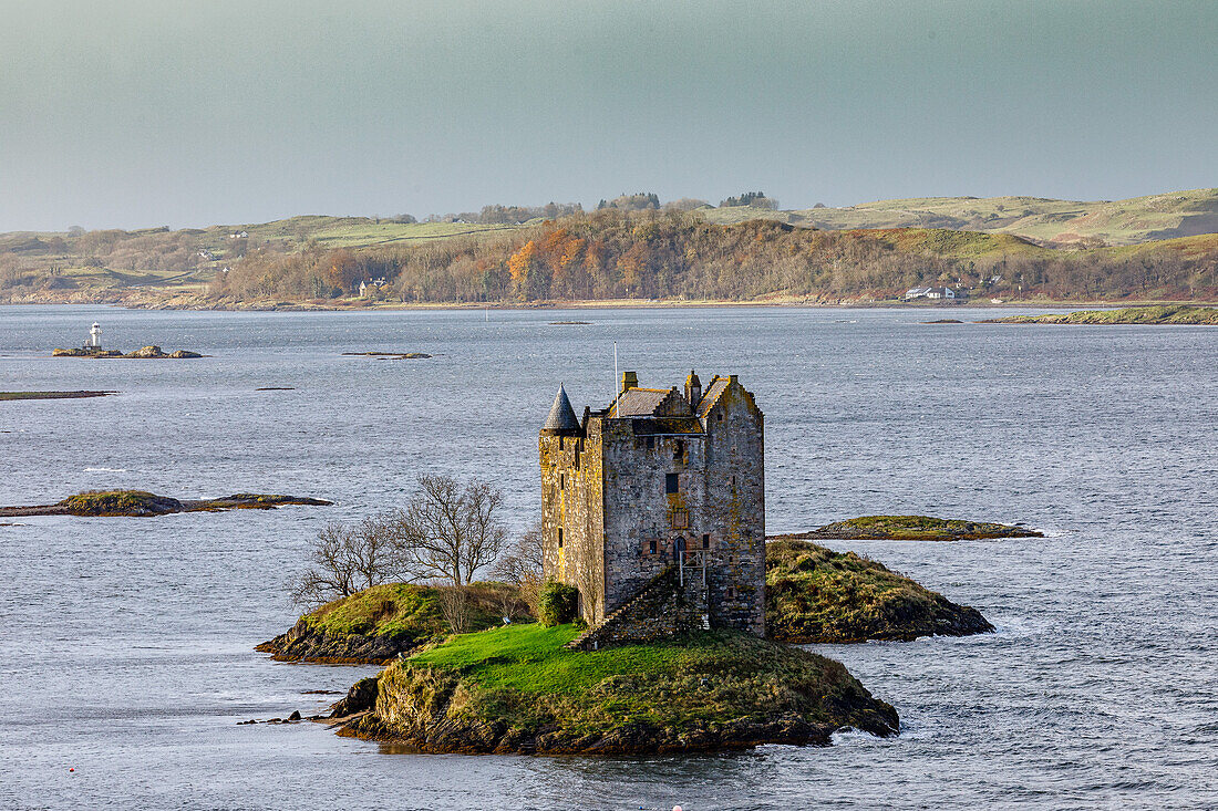 Castle Stalker, Tower House auf Gezeiteninsel, Loch Linnhe, Schottland UK