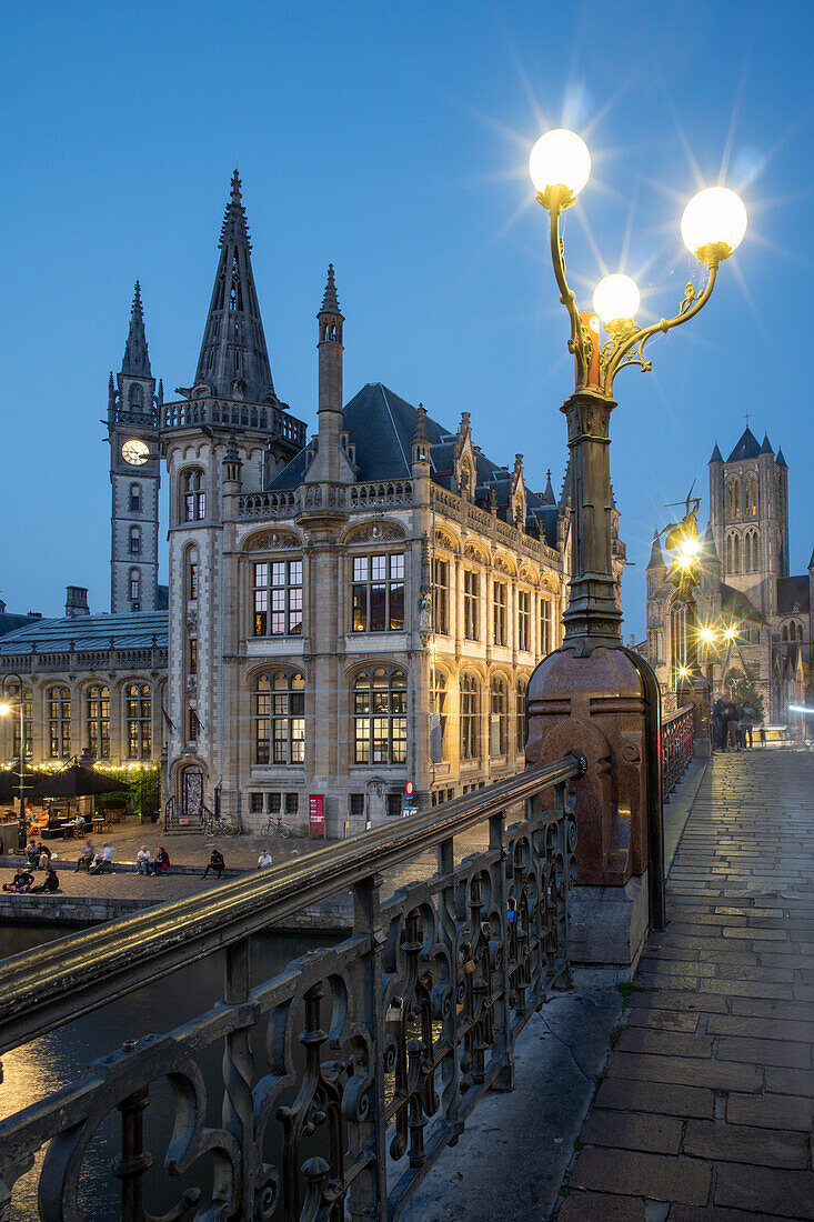 Historisches Zentrum von Gent, Sint Michielsbrug Brücke über den Fluss Leie, Zannier Hotels 1898 Die Post,  Gent, Flandern Belgien