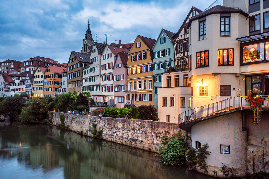 Altstadtfassaden in Tübingen am Neckar, Blick von der Eberharsbrücke, Baden-Württemberg, Deutschland, Europa