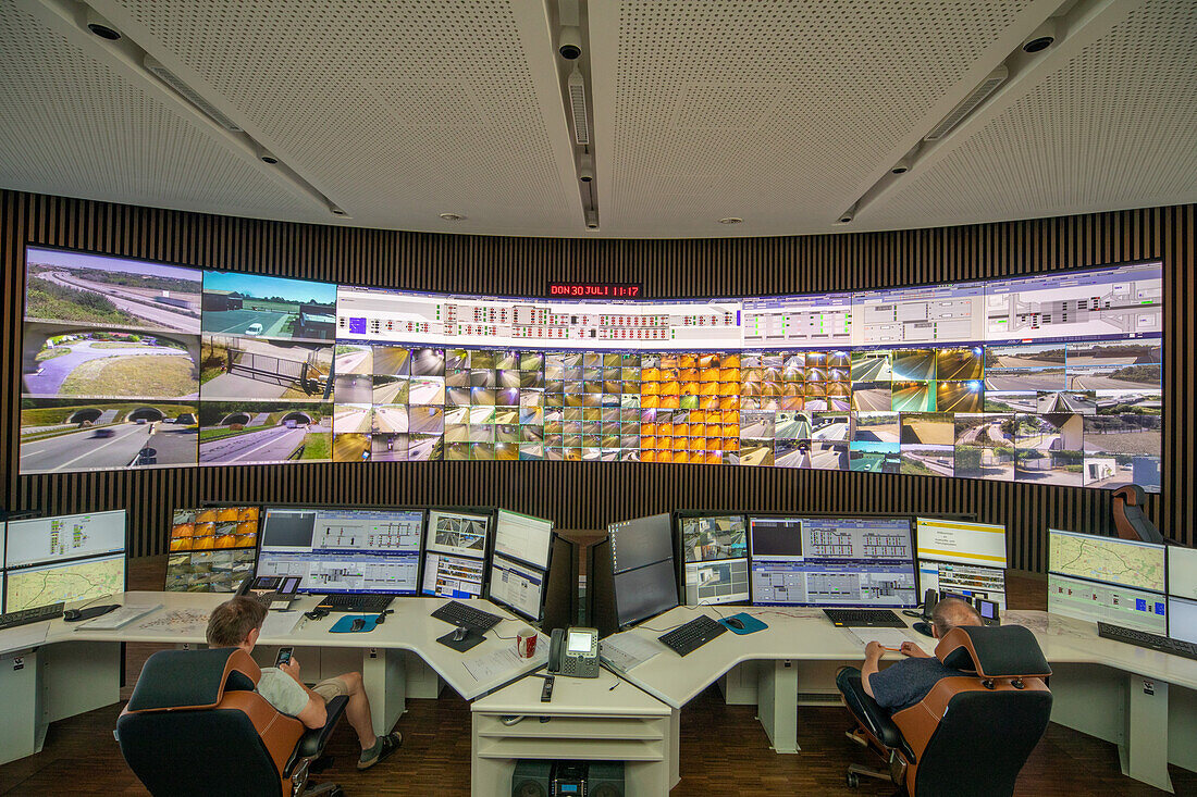 Netzbetriebszentrale Dresden, Verkehrsleitstelle, NOC, Network Operation Center, Bildschirme, Deutsche Autobahn