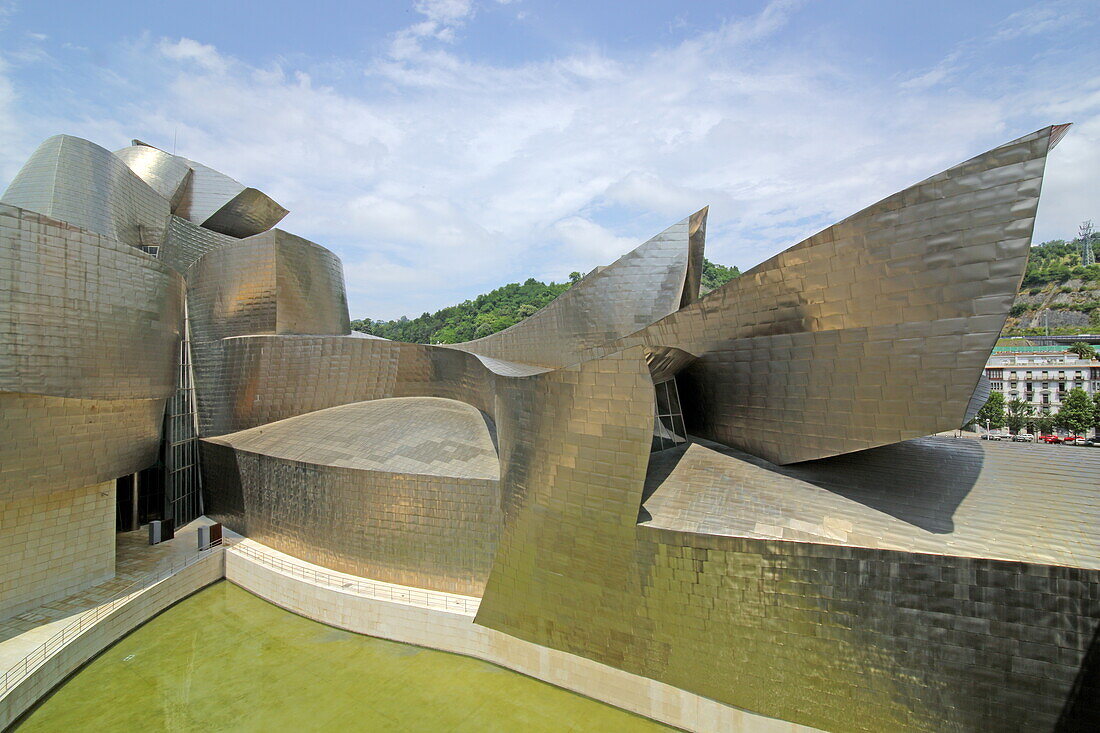 Guggenheim Museum by Frank O. Gehry, Bilbao, Basque Country, Spain