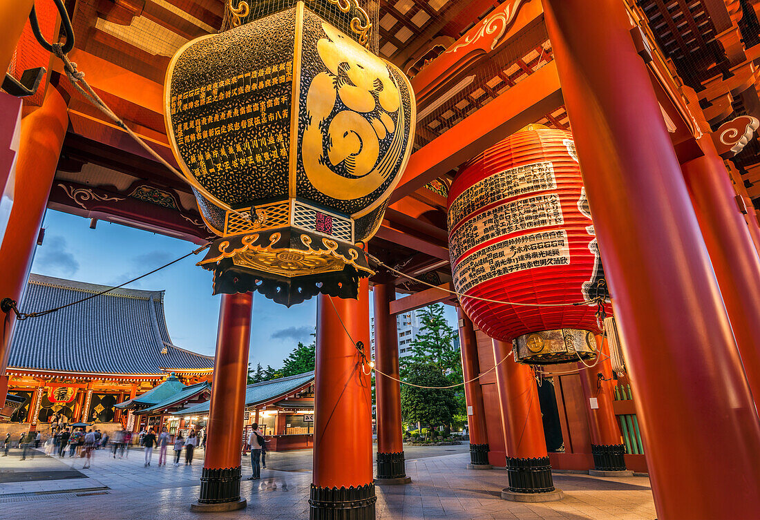 Paper lanterns at the entrance of Sensoji (Asakusa Kannon Temple) Asakusa, Tokyo, Japan