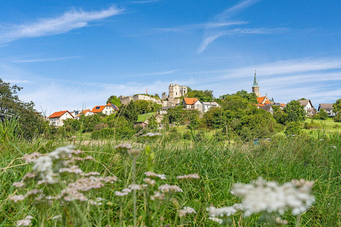 View of the village of Altenstein with castle and church, municipality of Markt Maroldsweisach, district of Haßberge, Lower Franconia, Bavaria