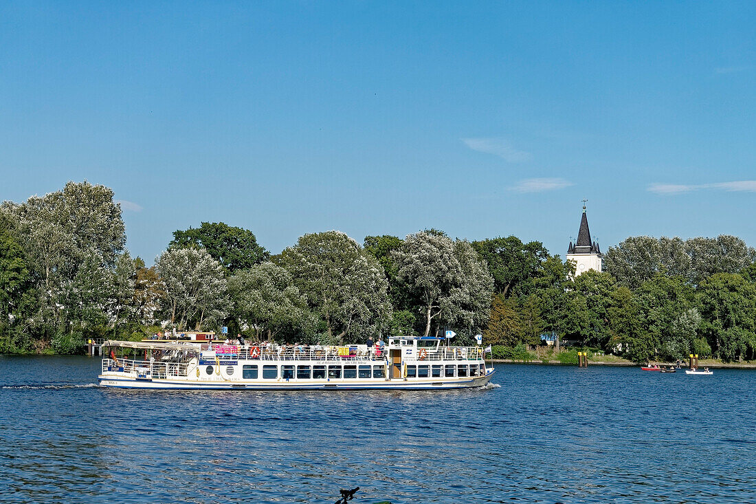 Spreedampfer on the Spree, Berlin