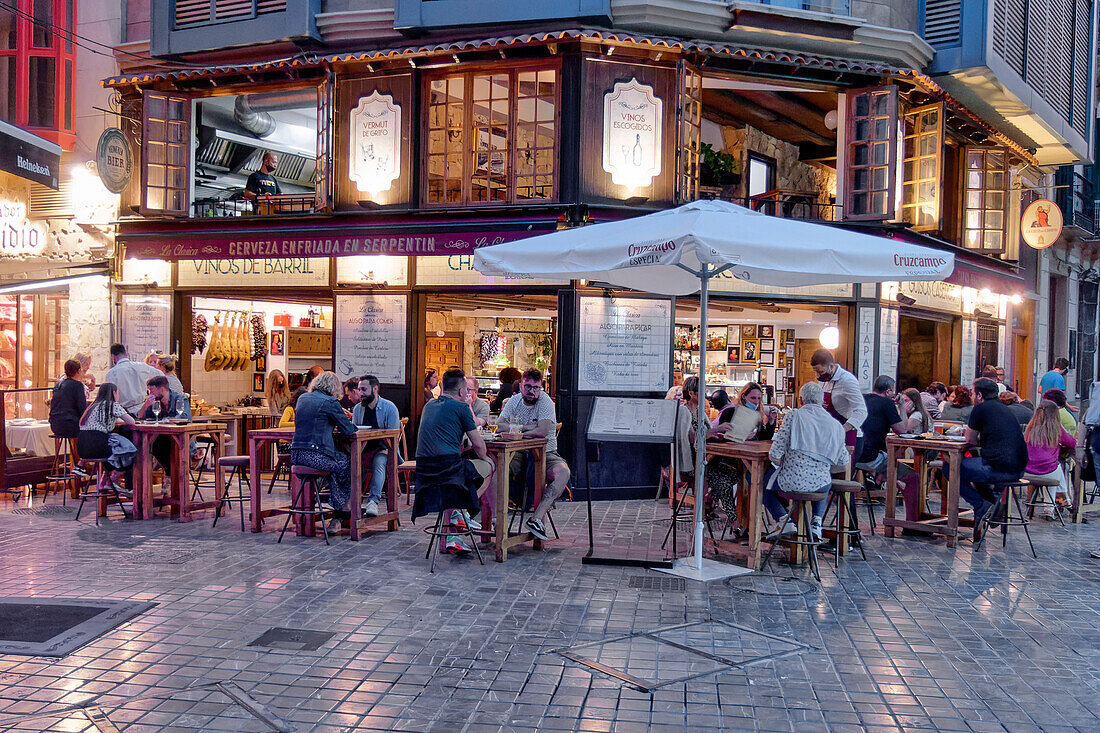 Restaurants in the old town of Malaga, Costa del Sol, Malaga Province, Andalusia, Spain, Europe