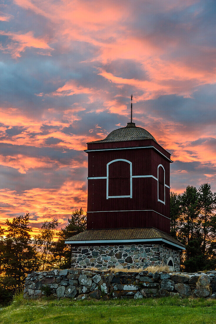 Church of Hattula 10 km north of Haämenlinna, Finland