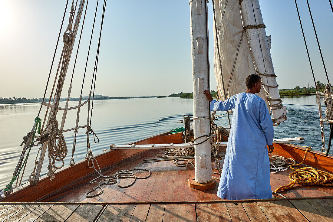 Seemann auf dem Boot, Nil, Ägypten