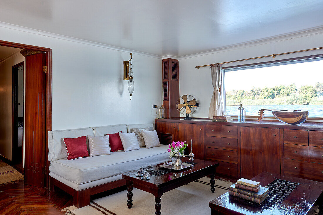 lazulli boat,egypt,river nile,interior living room