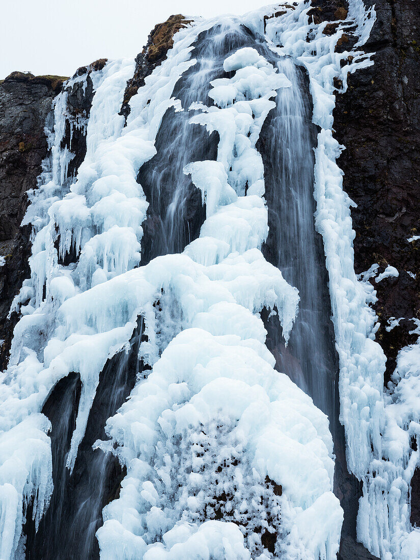 Hornstrandir Naturreservat, Eis, Wasserfall, Felsen, Hornvik Bucht, Island, Europa
