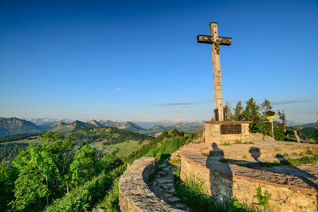 Summit cross of the Zwölferhorn with Salzkammergut Mountains, Zwölferhorn, Salzkammergut Mountains, Salzburg, Austria