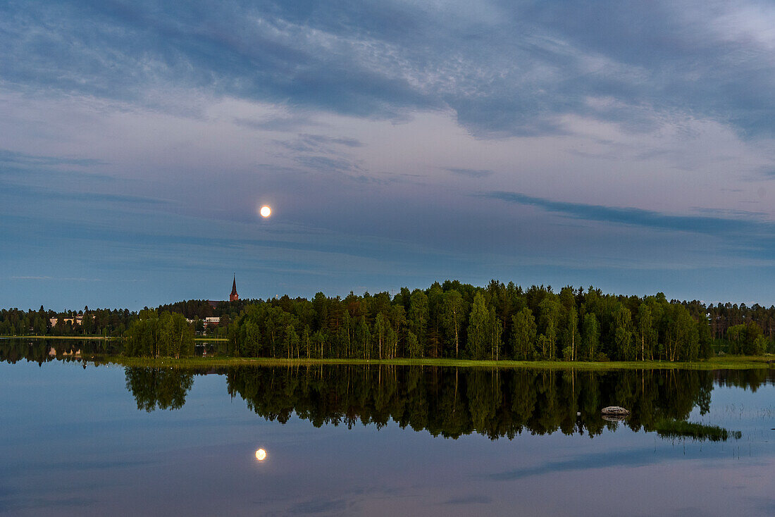 Blick mit Vollmund auf Nurmes, Finnland