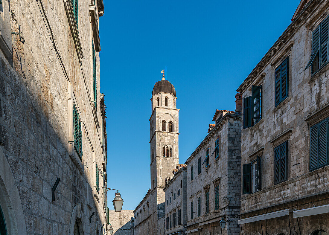 Turm in der Altstadt von Dubrovnik, Dalmatien, Kroatien.