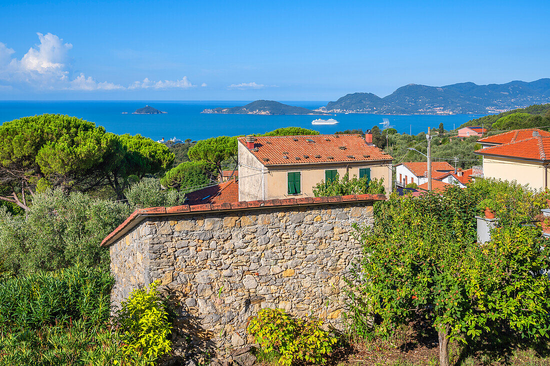 Blick von Montemarcello auf den Golf von La Spezia,  Provinz La Spezia, Ligurien, Italien